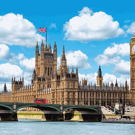 Staylondon - Sleeps 6 With Free Parking - Tourist, Concerts & Matches エクステリア 写真