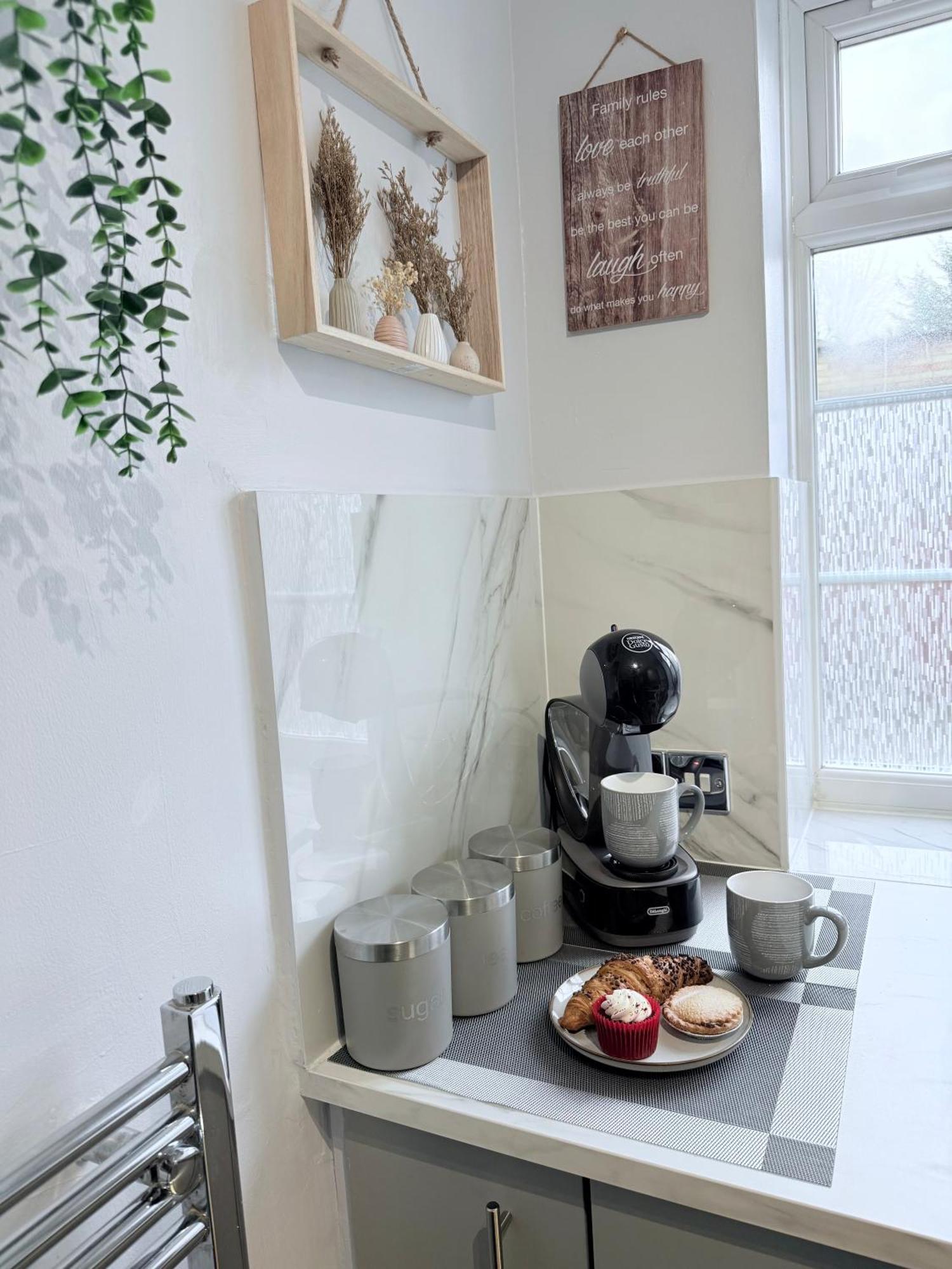 Staylondon - Sleeps 6 With Free Parking - Tourist, Concerts & Matches エクステリア 写真