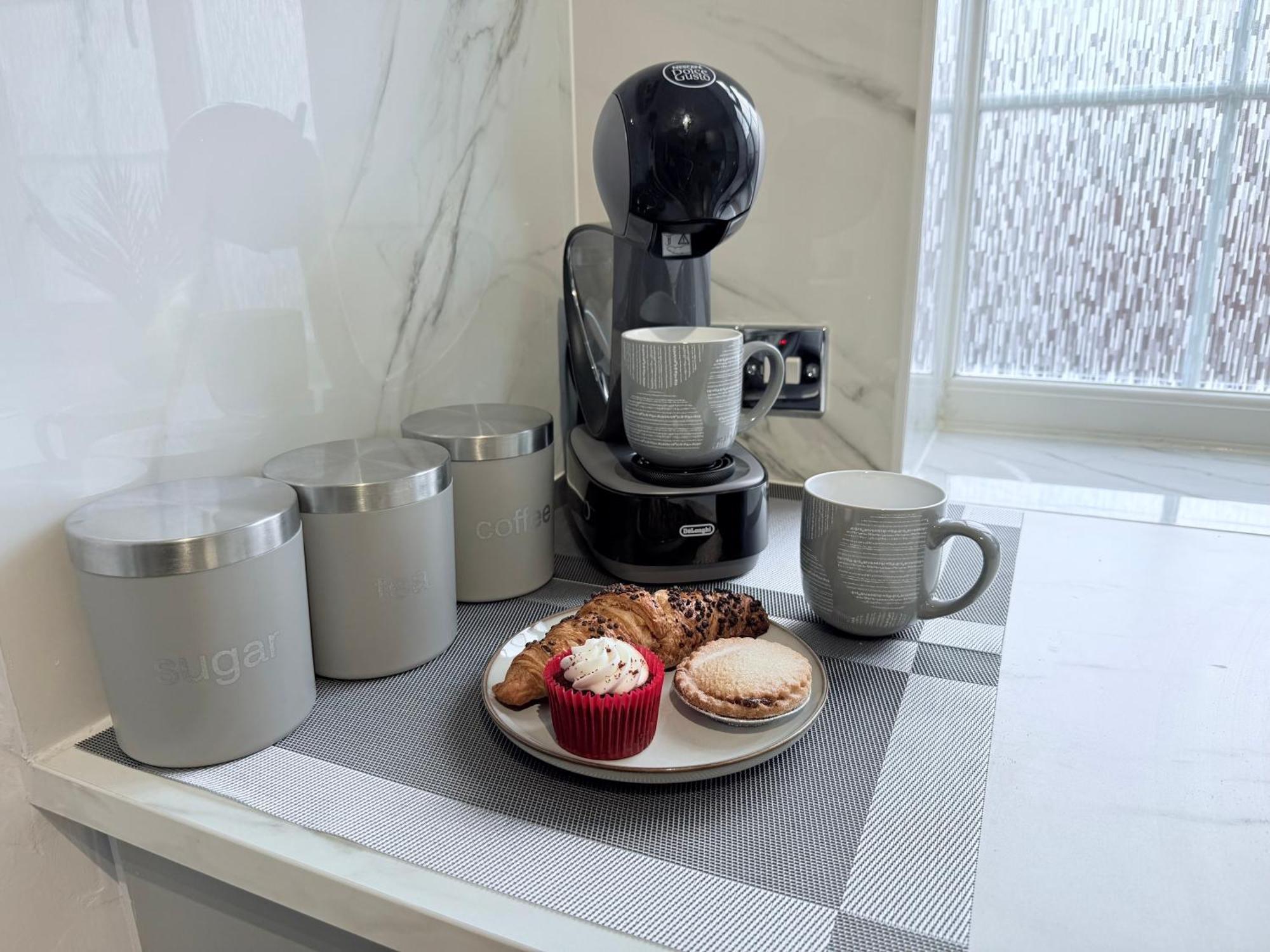 Staylondon - Sleeps 6 With Free Parking - Tourist, Concerts & Matches エクステリア 写真