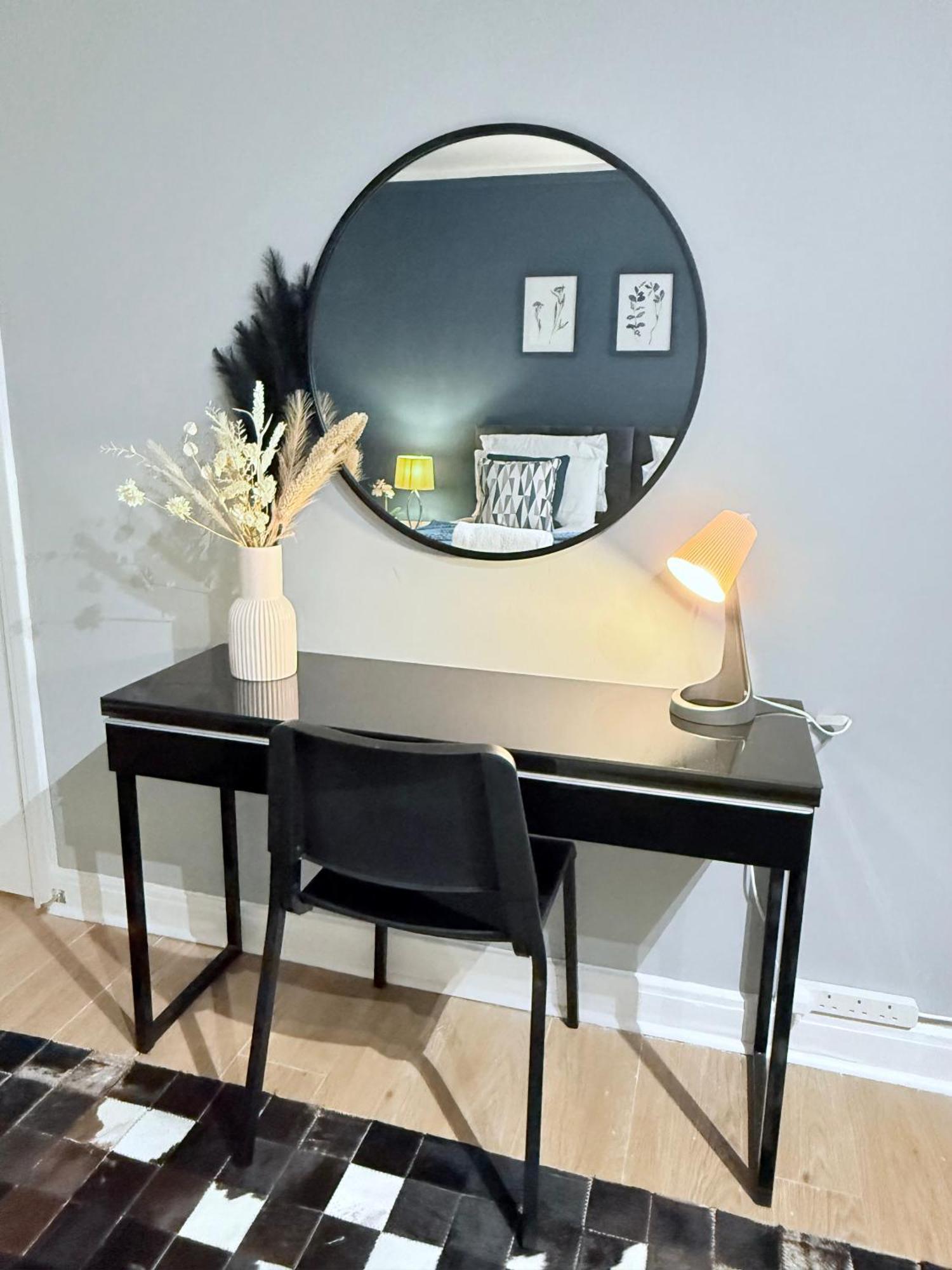 Staylondon - Sleeps 6 With Free Parking - Tourist, Concerts & Matches エクステリア 写真